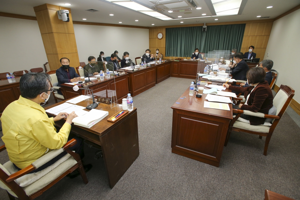 20201126-032[AP7U3616-제245회 정례회 산업건설위원회 조례안 심사활동.JPG