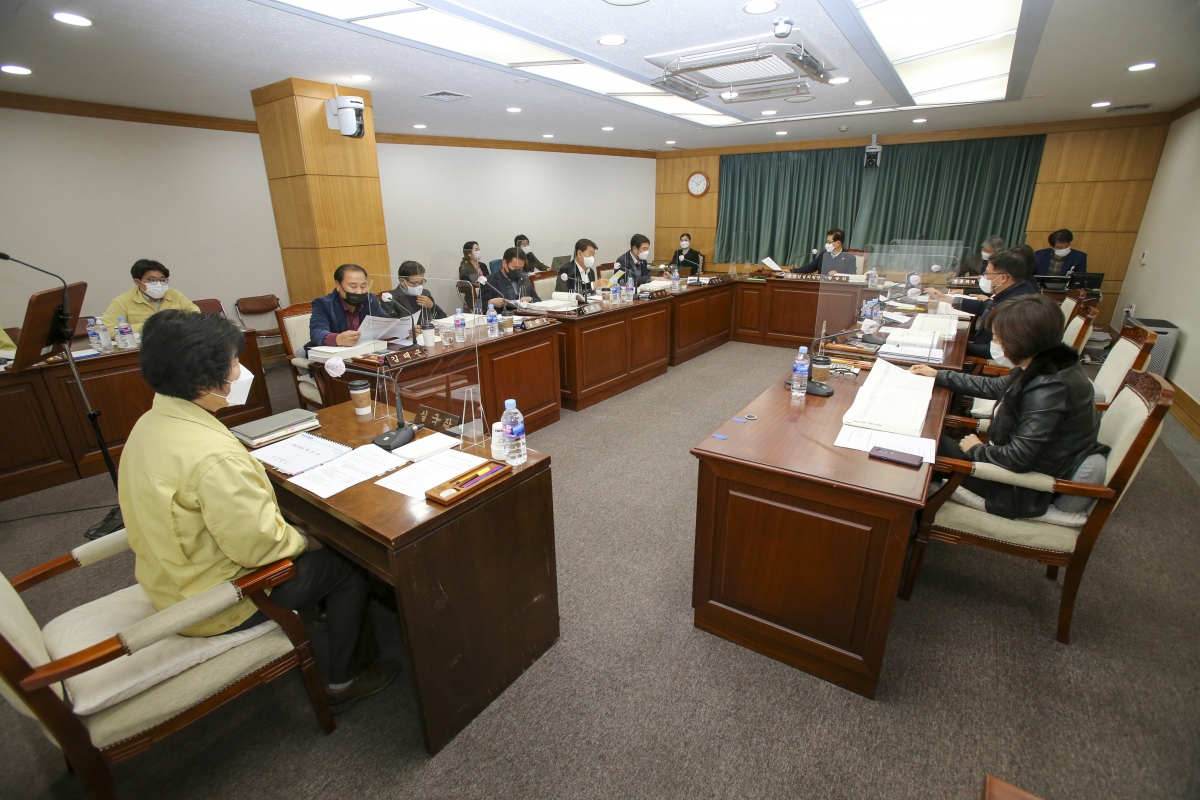 20201201-013[AP7U4088-제245회 정례회 산업건설위원회 소관 2021년도 예산안 및 기금운용계획안 예비심사활동.JPG