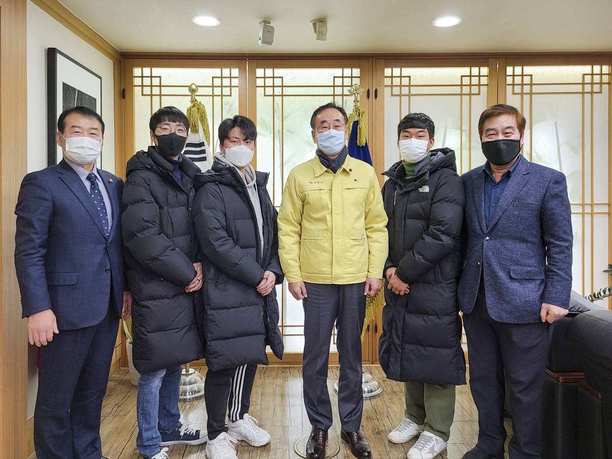 20201217-043[110216886-금오공대 총학생회장단 일행 의회방문.jpg