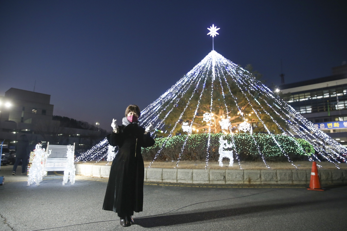 20201218-016[AP7U5537-구미시청 트리 점등식.JPG