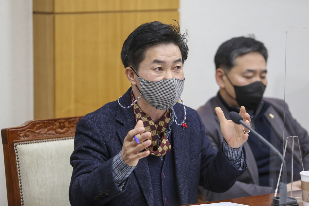 20210203-013[AP7U7103-제246회 임시회 기획행정위원회 조례안 심사활동.jpg