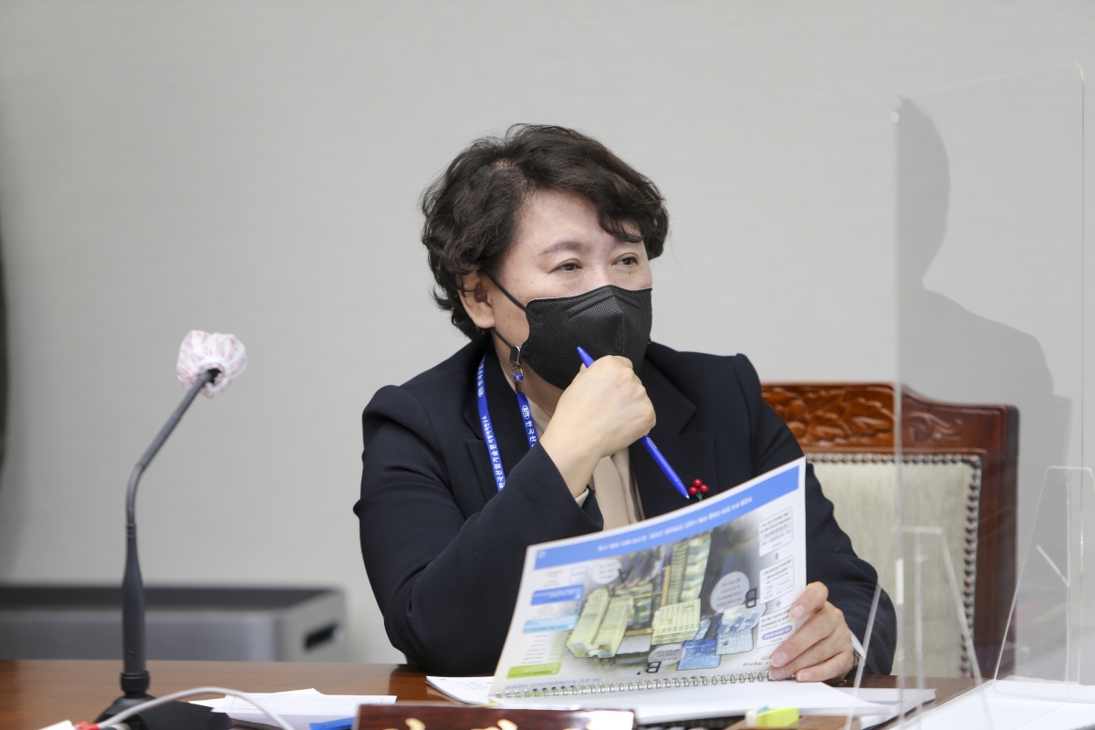 20210203-028[AP7U7033-제246회 임시회 산업건설위원회 간담회 개최-홍경구 단국대학교 교수.jpg