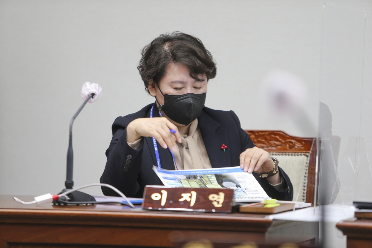 20210203-027[AP7U7028-제246회 임시회 산업건설위원회 간담회 개최-홍경구 단국대학교 교수.jpg