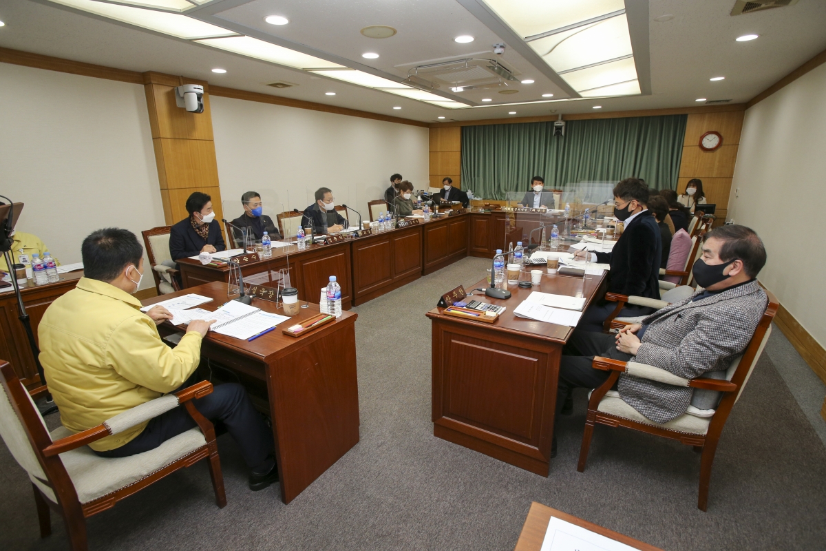 20210305-002[AP7U8306-제247회 임시회 기획행정위원회 조례안 심사활동.jpg