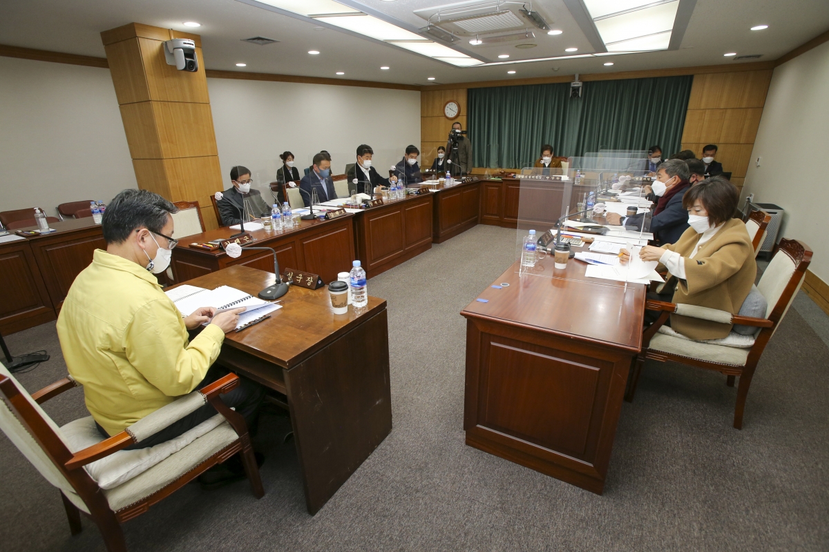 20210305-016[AP7U8345-제247회 임시회 산업건설위원회 조례안 심사활동.jpg