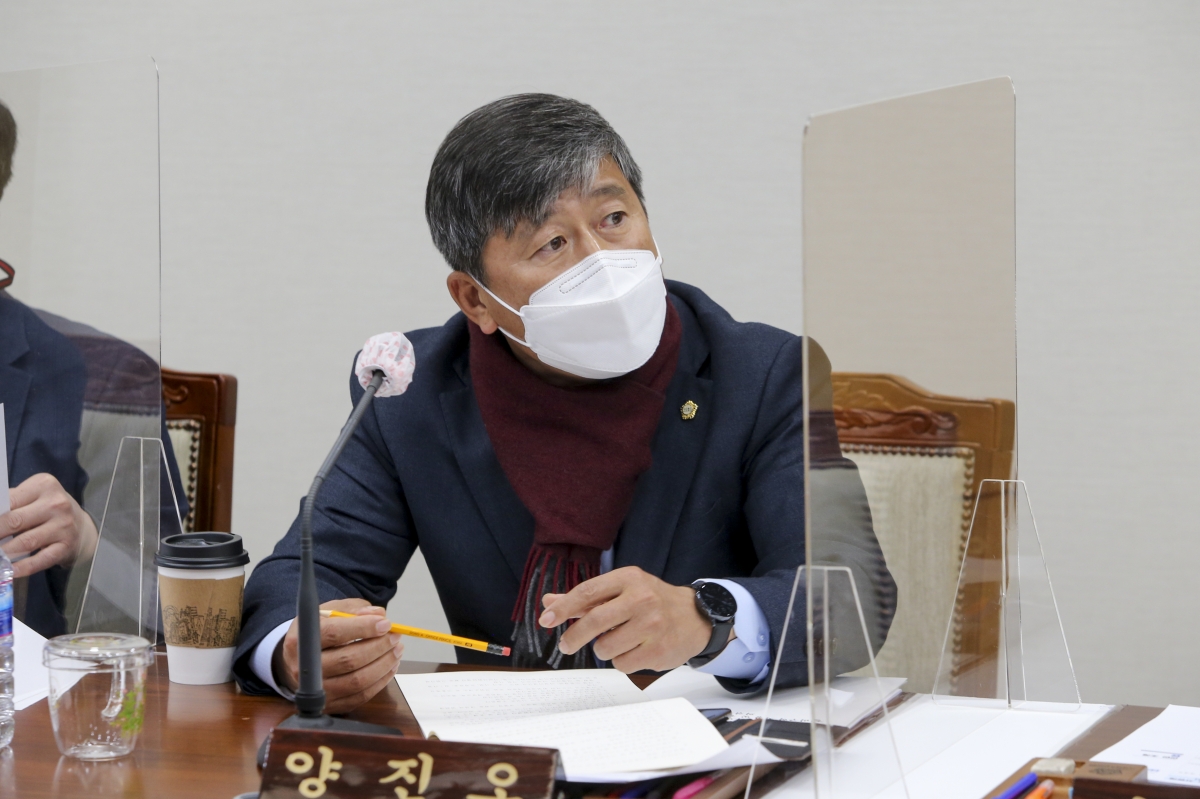 20210305-020[AP7U8351-제247회 임시회 산업건설위원회 조례안 심사활동.jpg