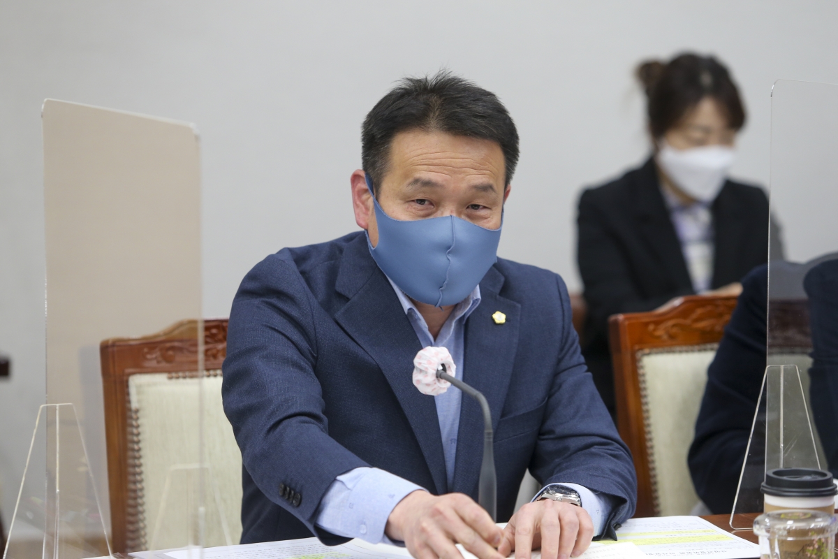 20210305-029[AP7U8390-제247회 임시회 산업건설위원회 조례안 심사활동.jpg