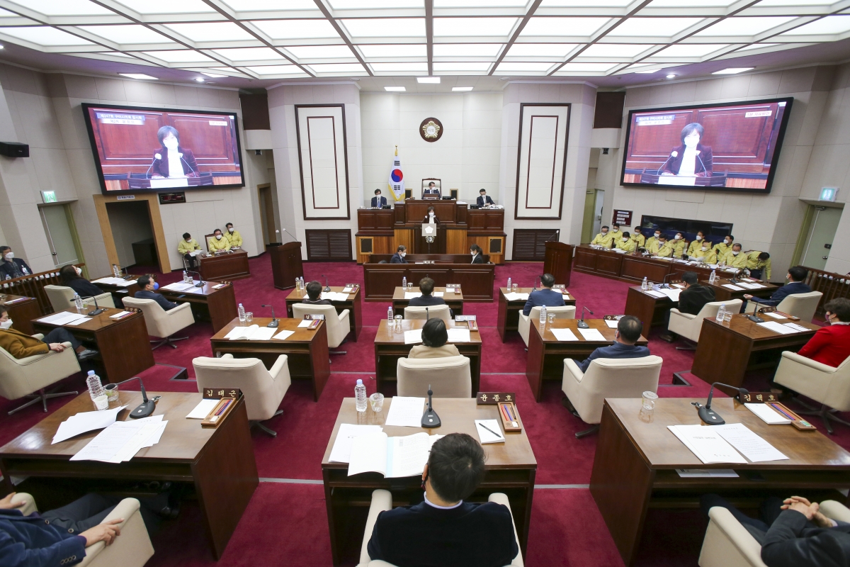 20210310-015[AP7U8570-제247회 임시회 제2차 본회의시 김춘남 의원 5분 자유발언.jpg