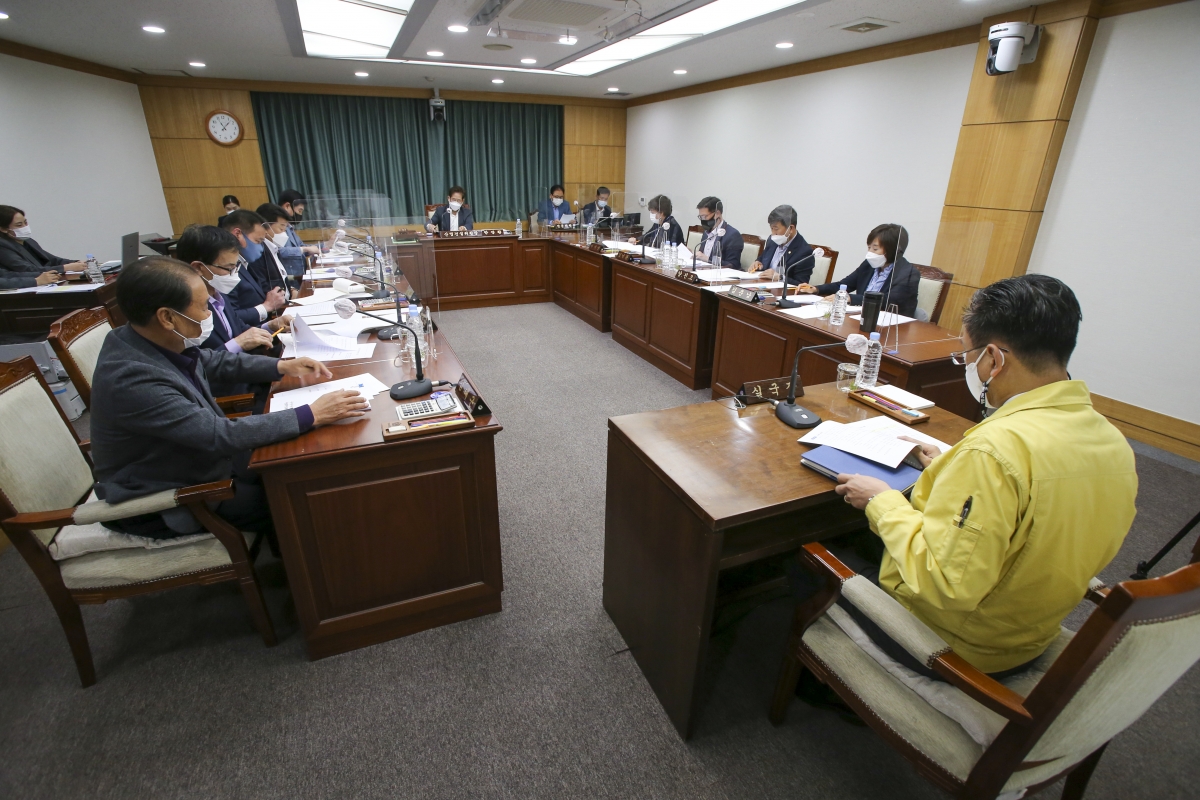 20210412-028[AP7U9897-제248회 임시회 산업건설위원회 조례심사 및 행정사무감사 계획서 작성.jpg
