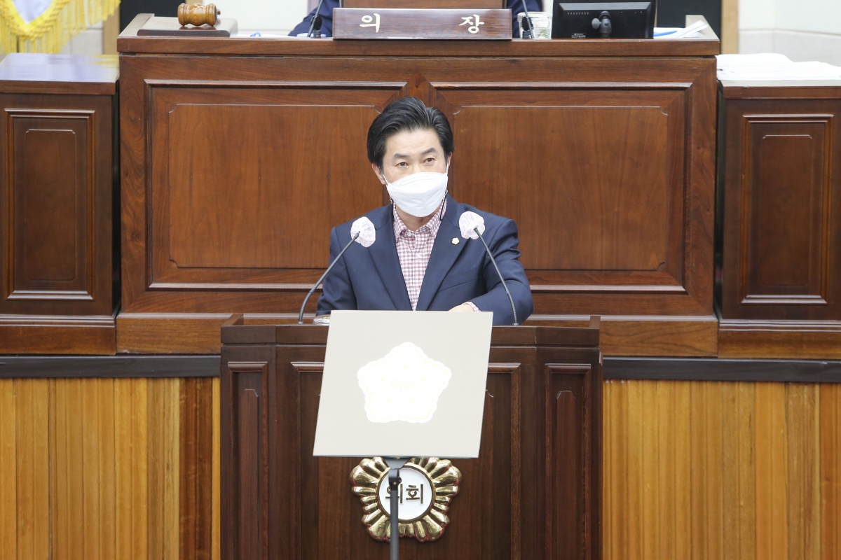 20210414-033[AP7U0408-제248회 임시회 제2차 본회의시 강승수 의원 구미시행정기구설치조례 일부개정조례안 부의 건 반대 토론.jpg