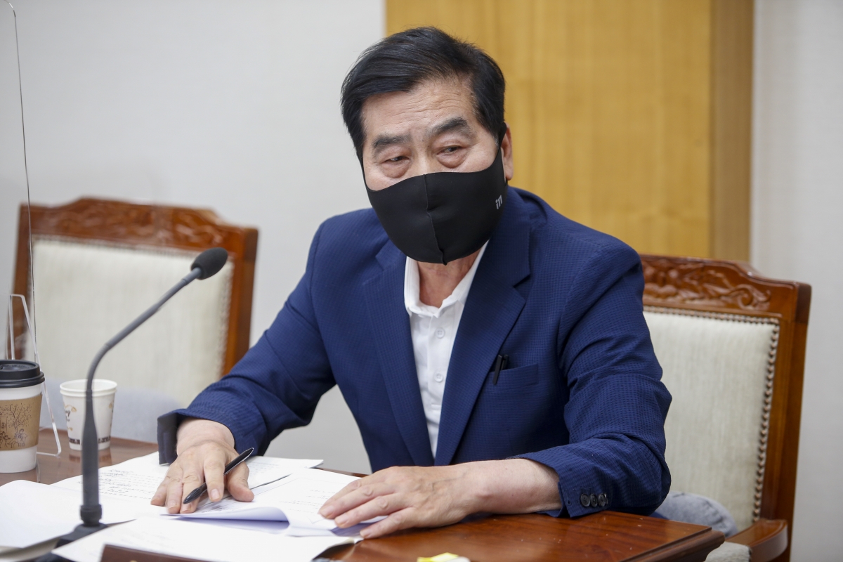 20210510-011[_P7U0278-제249회 임시회 기획행정위원회 조례안 심사활동.jpg
