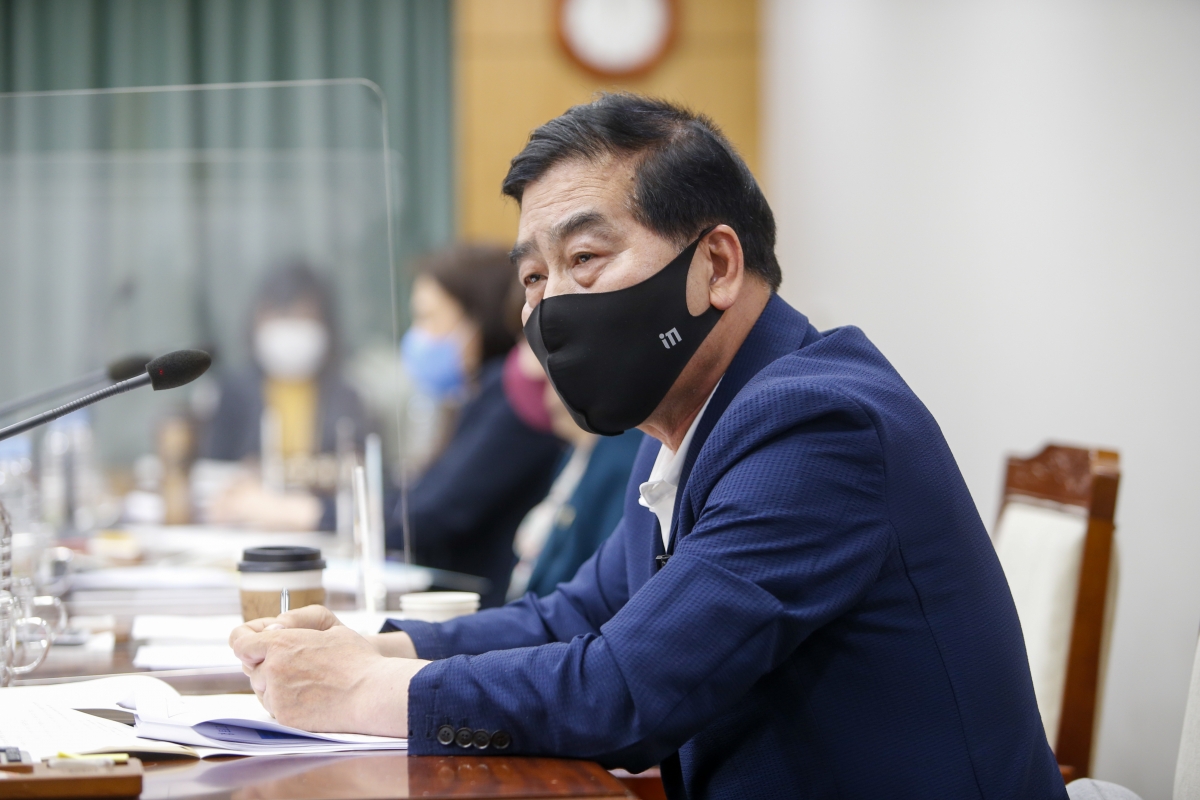 20210510-012[_P7U0281-제249회 임시회 기획행정위원회 조례안 심사활동.jpg