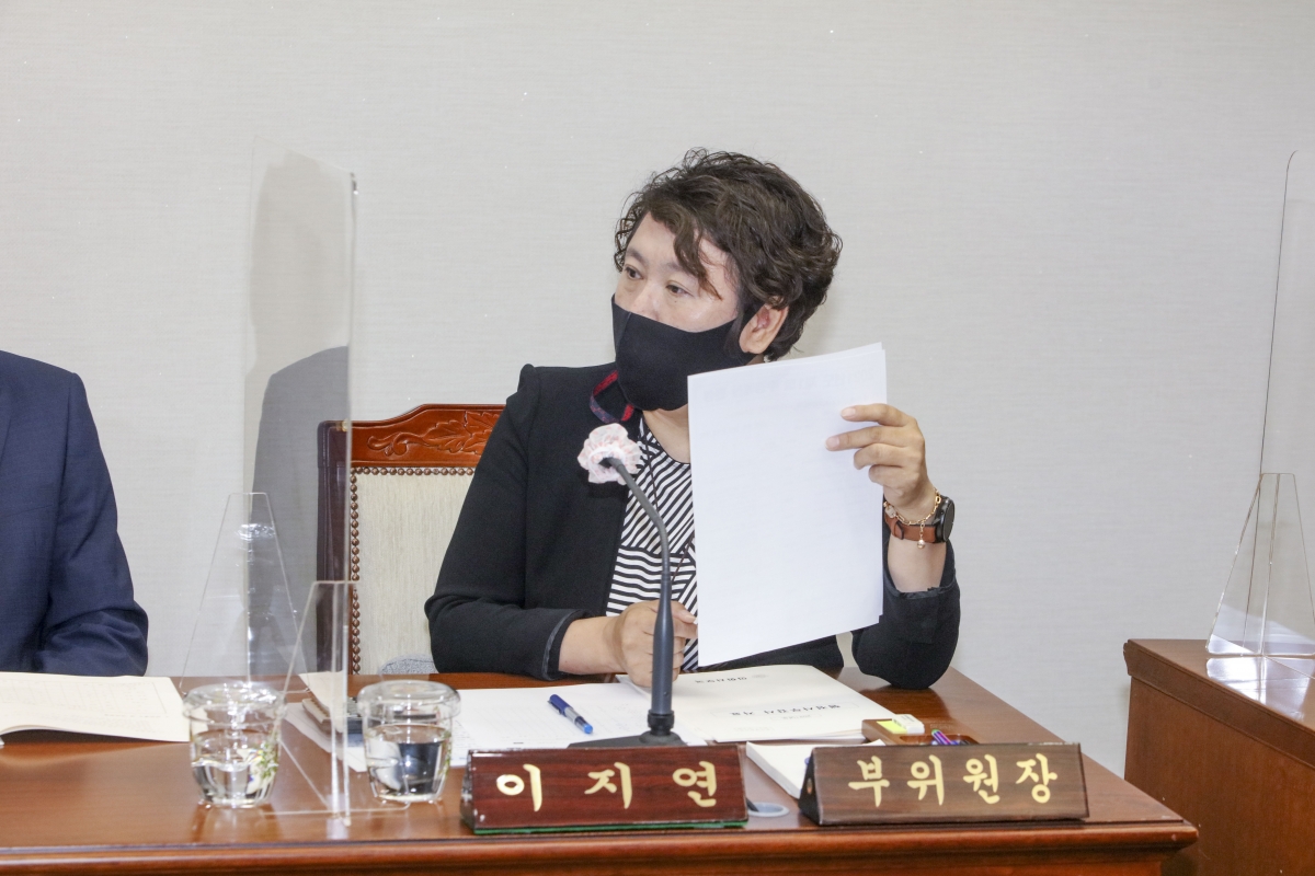 20210603-010[IMG_9016-제250회 정례회시 의회운영위원회 소관 행정사무감사 활동.jpg