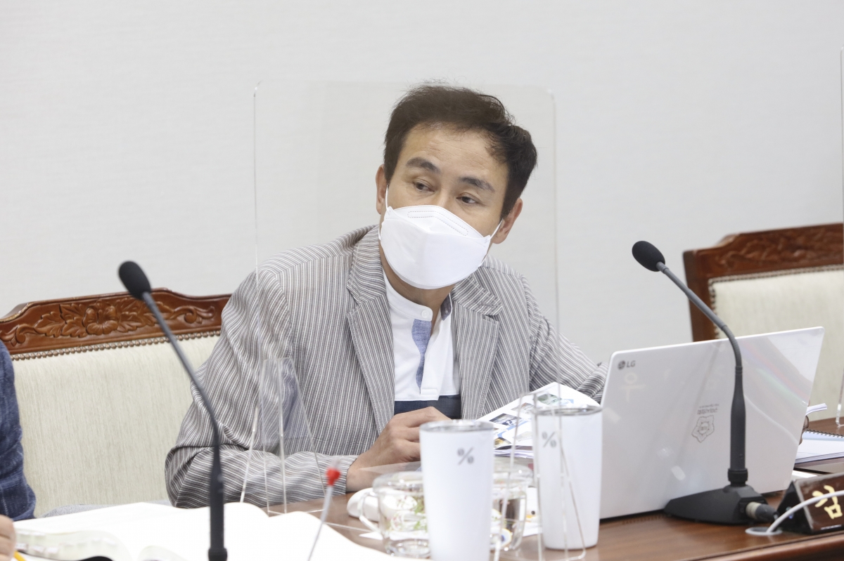 20210603-039[IMG_9189-제250회 정례회시 기획행정위원회 소관 행정사무감사 활동.jpg