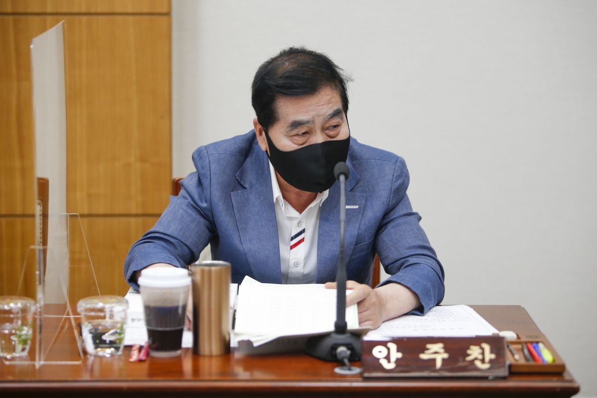 20210603-063[_P7U0555-제250회 정례회시 기획행정위원회 소관 행정사무감사 활동.jpg