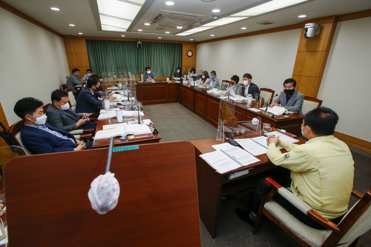 20210607-004[_P7U0800-제250회 정례회시 기획행정위원회 소관 행정사무감사 활동.jpg