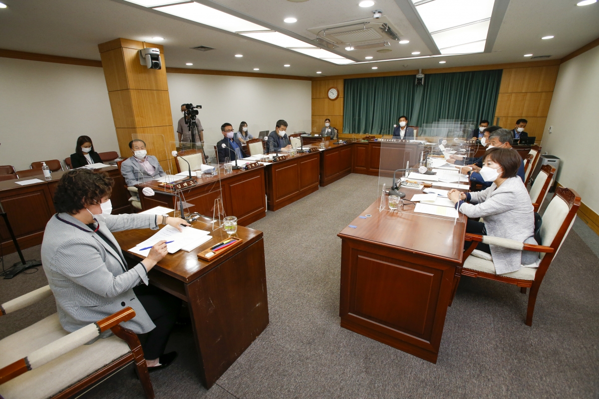 20210719-009[_P7U4291-제251회 임시회 산업건설위원회 조례안 심사활동.jpg