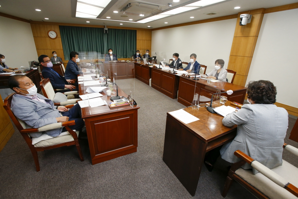 20210719-010[_P7U4292-제251회 임시회 산업건설위원회 조례안 심사활동.jpg