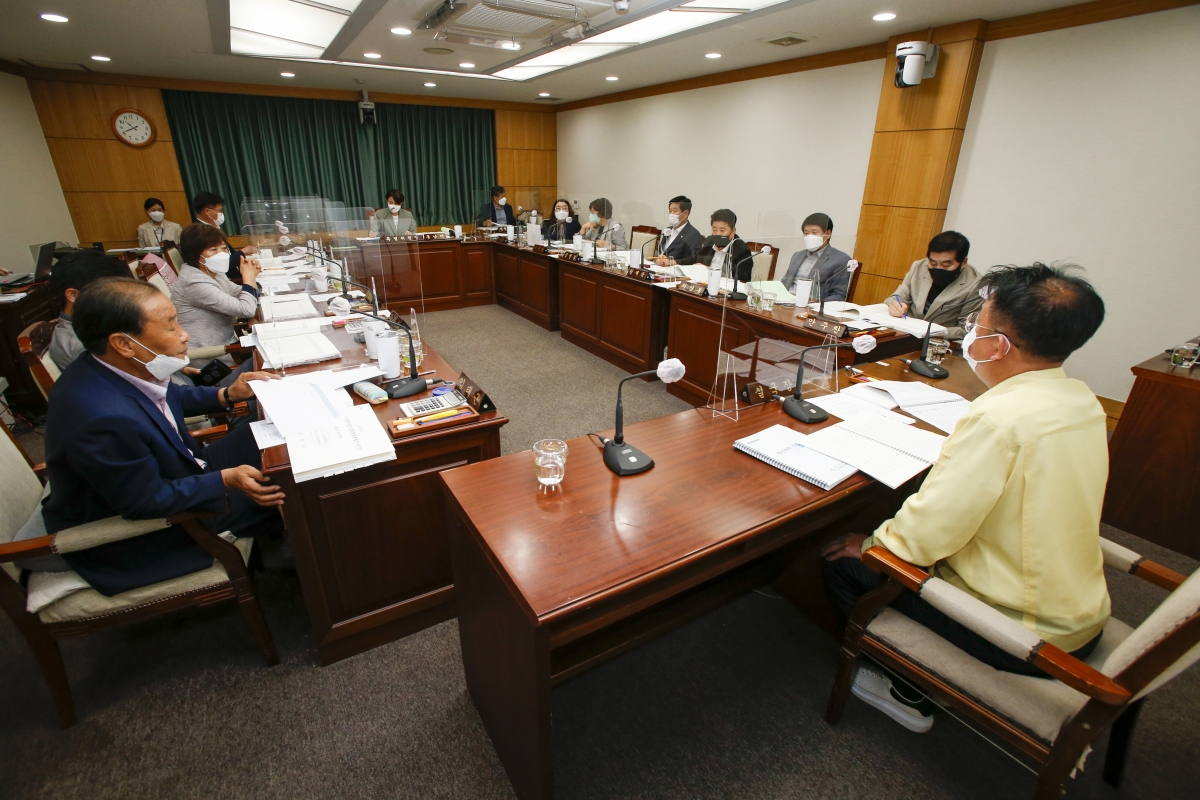 20210914-007[_P7U5473-제252회 임시회 예산결산특별위원회 2021년도 제2회 추가경정예산안 심사활동.jpg