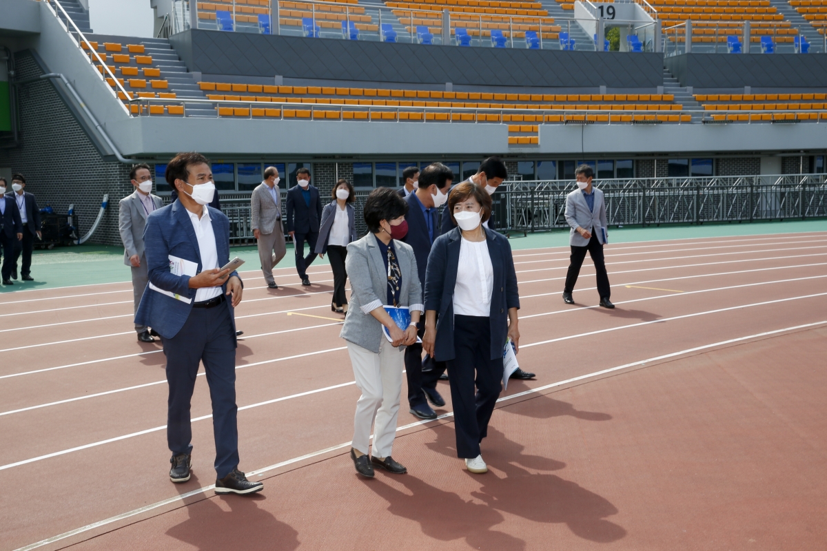 20210929-059[_P7U6112-1-구미시의회 의원 제41회 전국체전 준비 현장 설명회.jpg