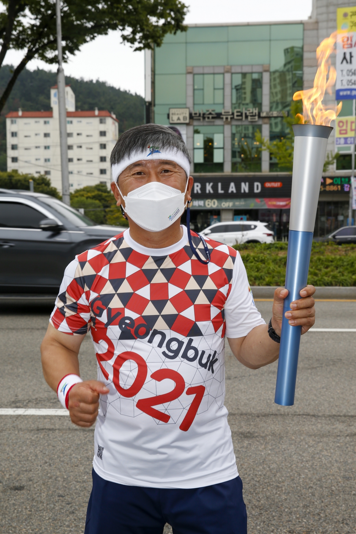 20211008-119[_P7U7039-전국체전 성화 봉송.jpg