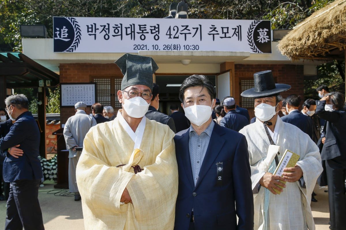 20211026-039[_P7U9094-박정희대통령 42주기 추모제.jpg