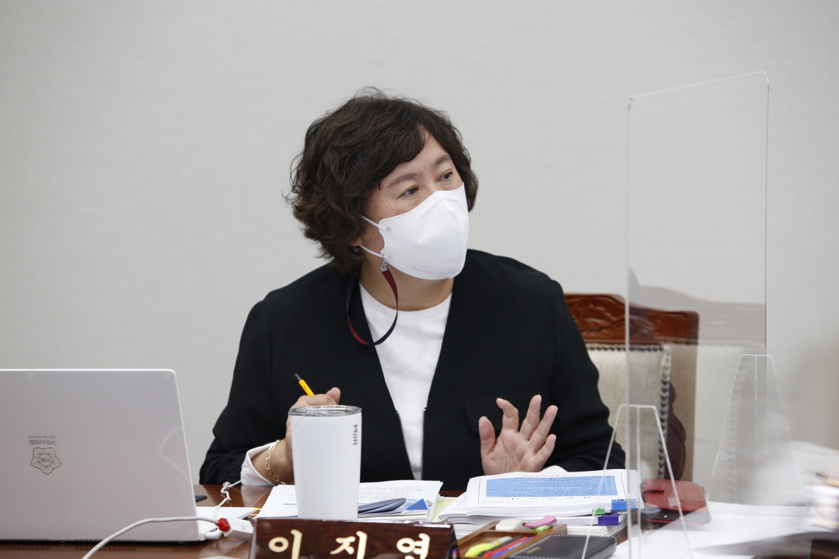 20211022-027[_P7U8761-제253회 임시회시 산업건설위원회 조례안 심사활동.jpg