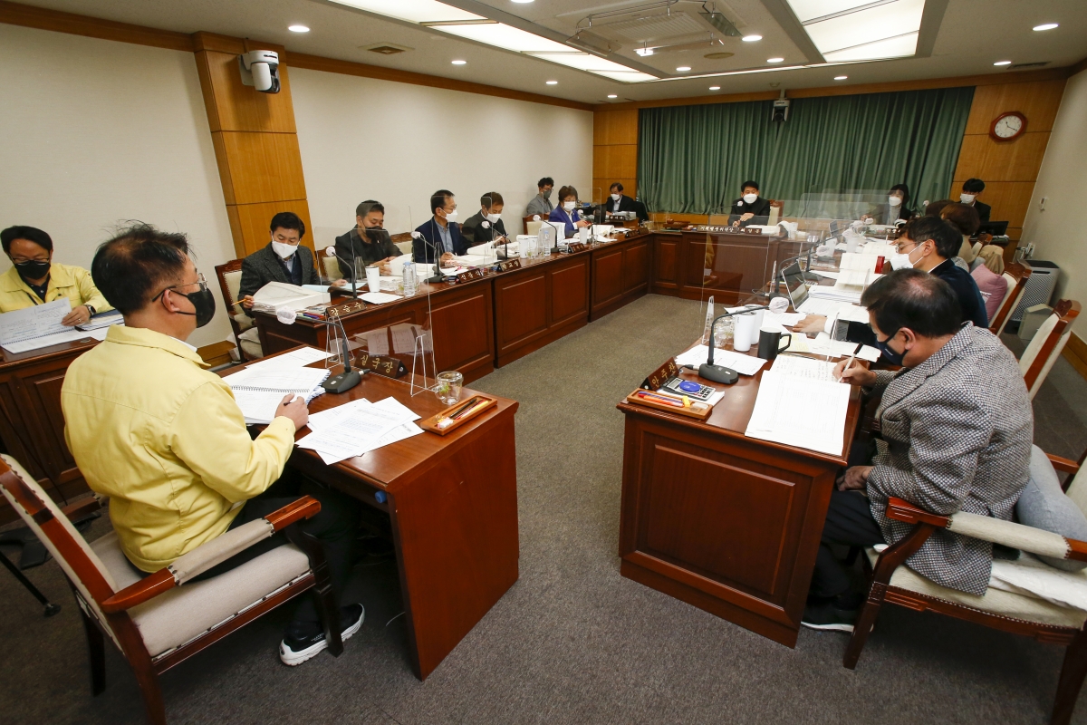 20211129-015[_P7U1600-제253회 정례회시 기획행정위원회 소관 2022년도 예산안 예비심사활동.jpg