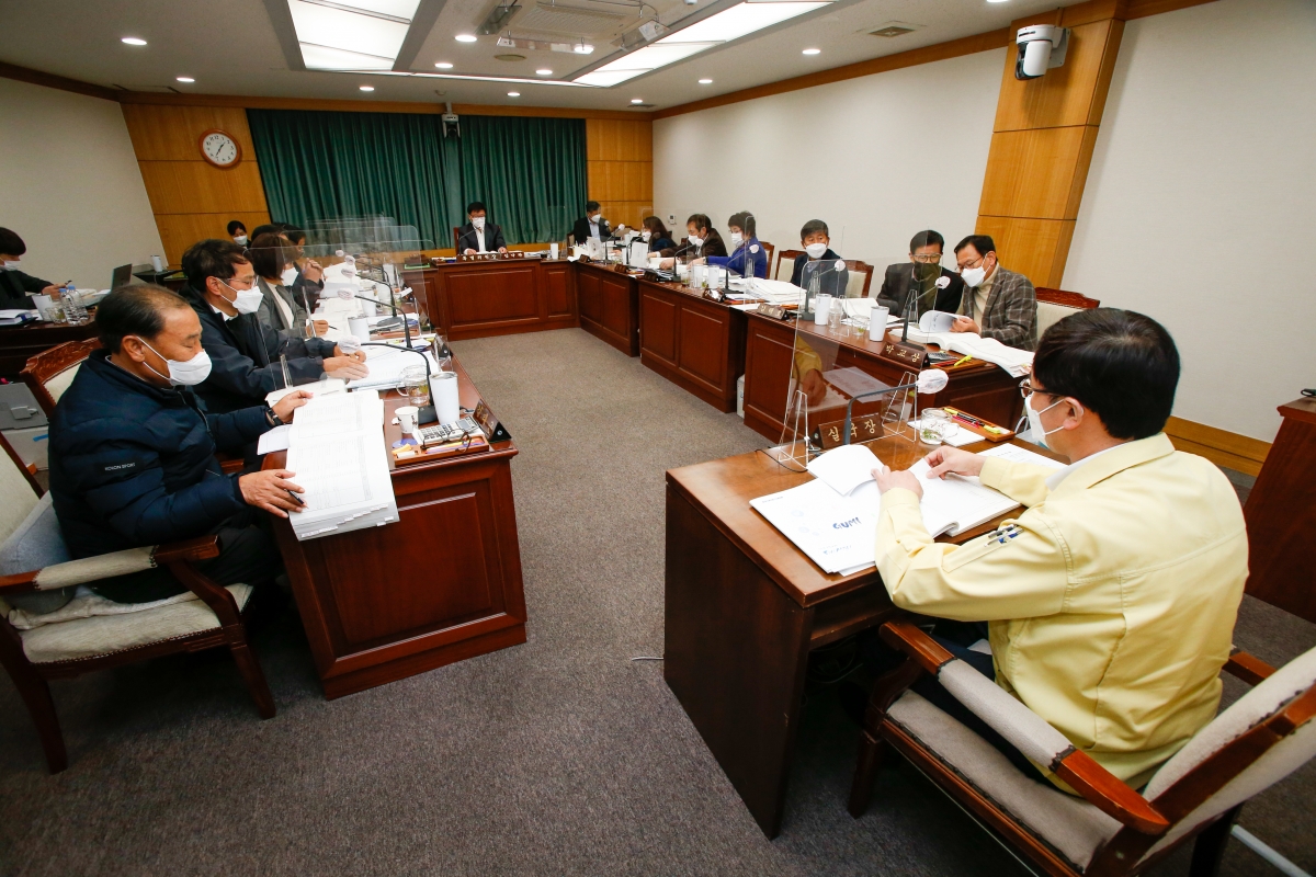 20211207-004[_P7U2879-제253회 정례회시 예산결산특별위원회 소관 2022년도 예산안 심사활동.jpg