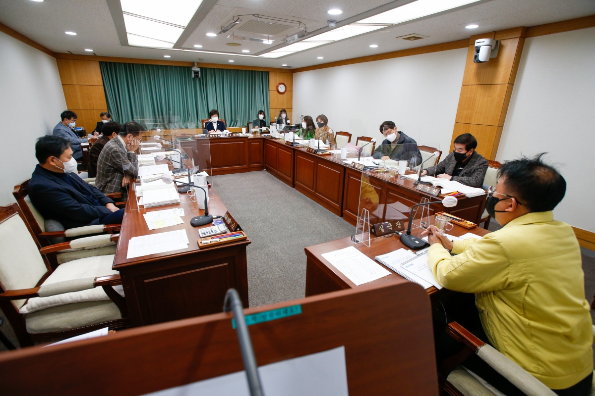 20211214-002[_P7U3233-제254회 정례회시 기획행정위원회 2021년도 제3회 추가경정예산안 예비심사 활동 .jpg