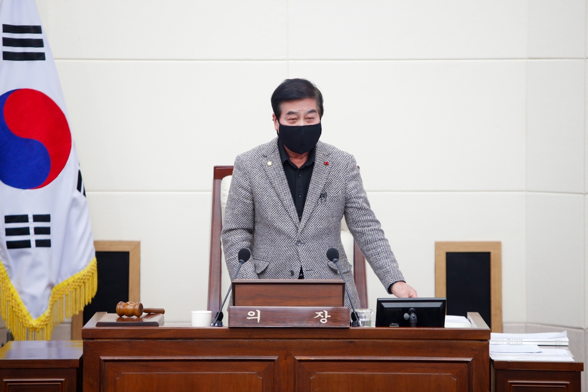 20220120-004[_P7U6115-제255회 임시회 제2차 본회의시 안주찬 부의장 회의주재.jpg