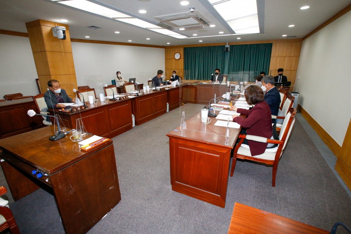 20220316-028[_P7U8856-제256회 임시회시 산업건설위원회 조례안 심사활동.jpg