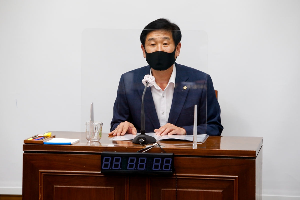 20220413-016[_P7U0183-제257회 임시회 산업건설위원회 조례안 심사활동-김영길 의원 조례안 대표발의.JPG