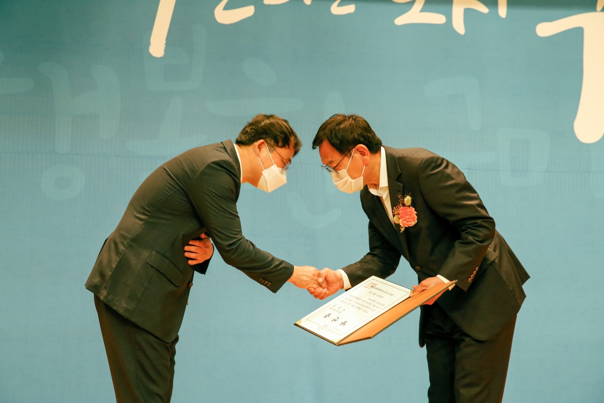 20220603-038[_P7U0907-제8회 전국동시지방선거 당선증 교부식.JPG