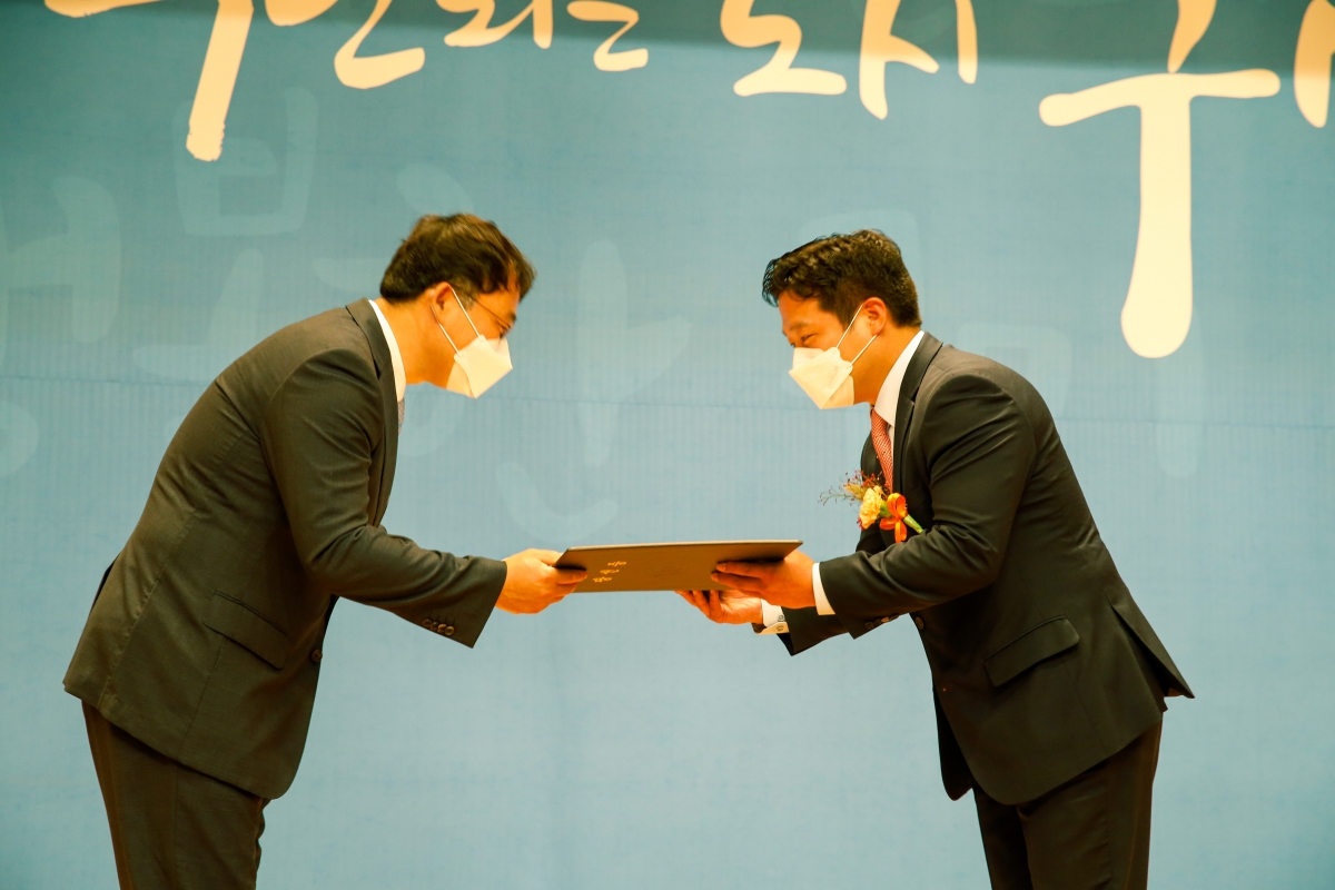 20220603-053[_P7U0931-제8회 전국동시지방선거 당선증 교부식.JPG