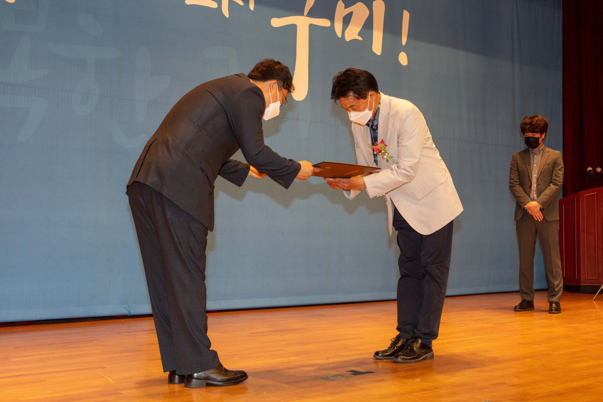 20220603-060[IMG_1217-제8회 전국동시지방선거 당선증 교부식.JPG