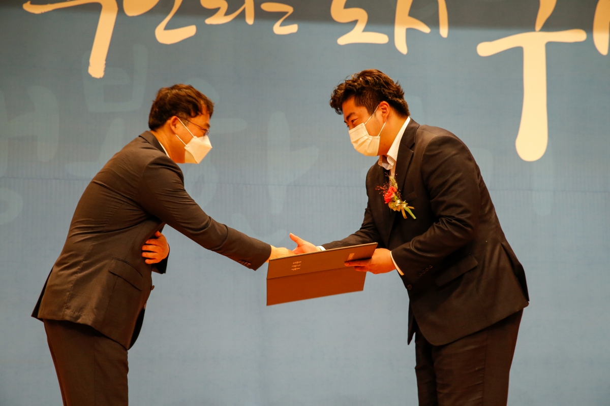 20220603-067[_P7U0953-제8회 전국동시지방선거 당선증 교부식.JPG