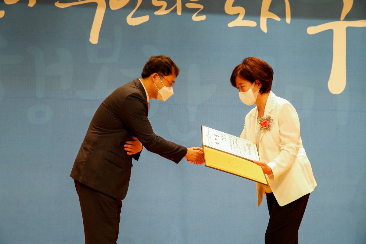 20220603-092[_P7U1000-제8회 전국동시지방선거 당선증 교부식.JPG