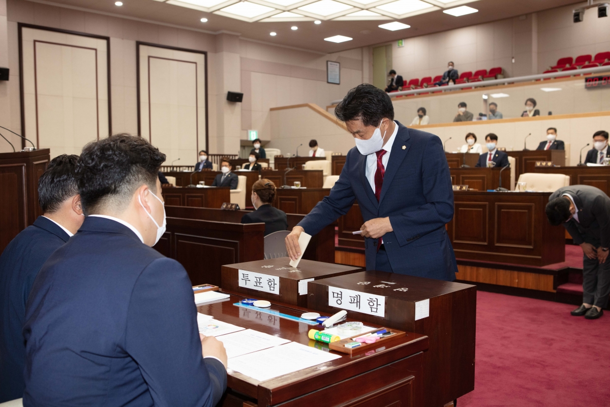 20220701-025[IMG_1341-제259회 임시회 제1차 본회의시 의장선거.JPG