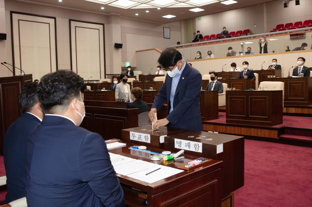 20220701-029[IMG_1350-제259회 임시회 제1차 본회의시 의장선거.JPG