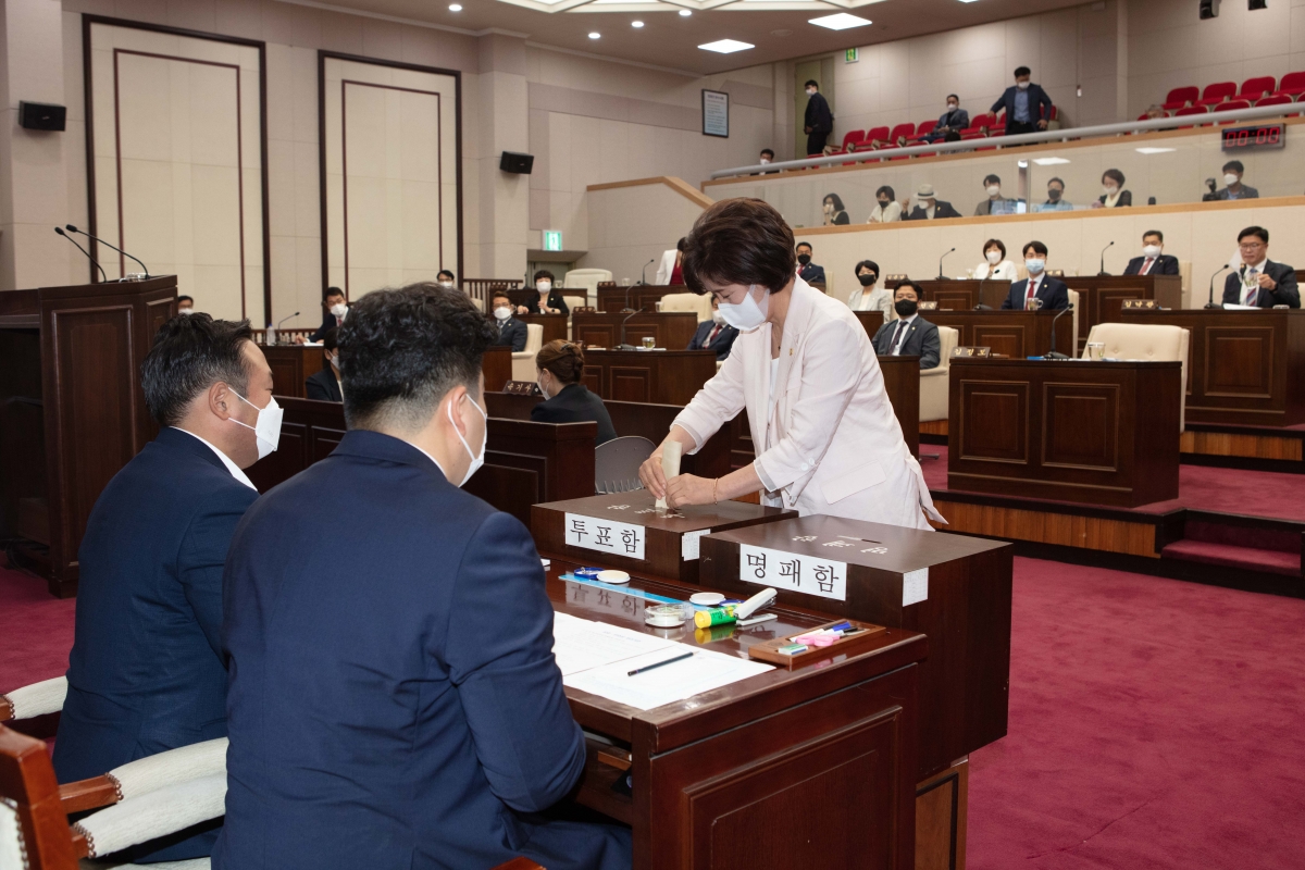 20220701-036[IMG_1366-제259회 임시회 제1차 본회의시 의장선거.JPG