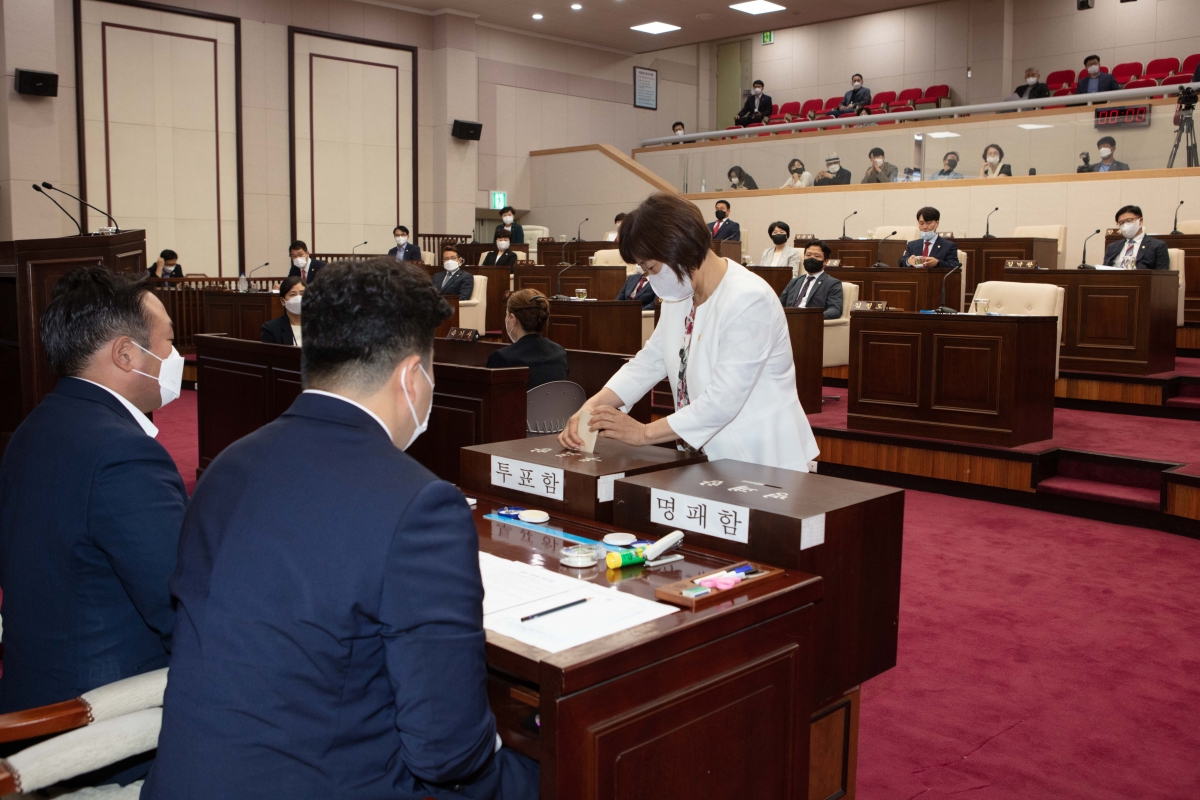 20220701-040[IMG_1375-제259회 임시회 제1차 본회의시 의장선거.JPG