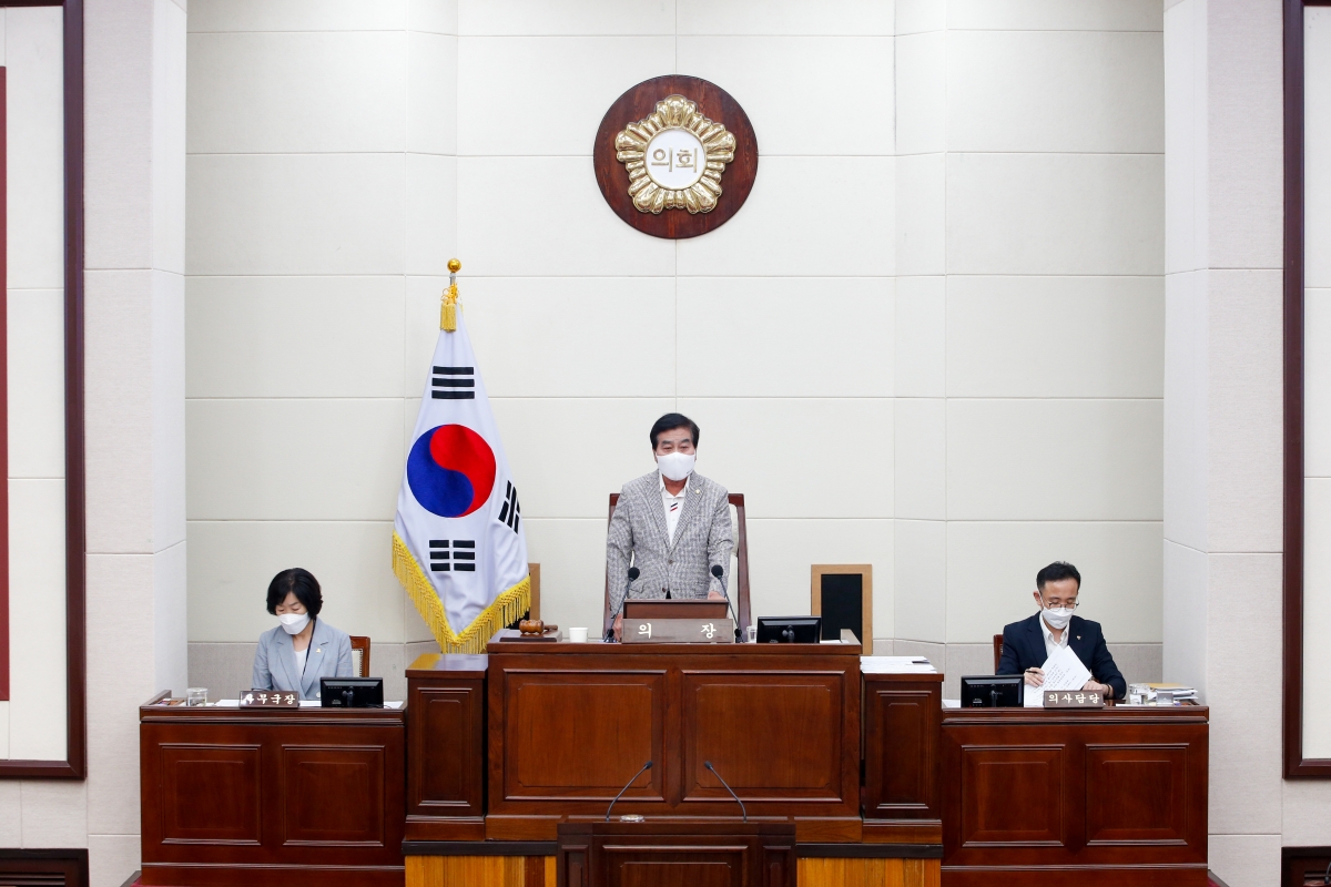 20220701-070[_P7U2184-제259회 임시회 제1차 본회의시 안주찬 의장 회의주재.JPG