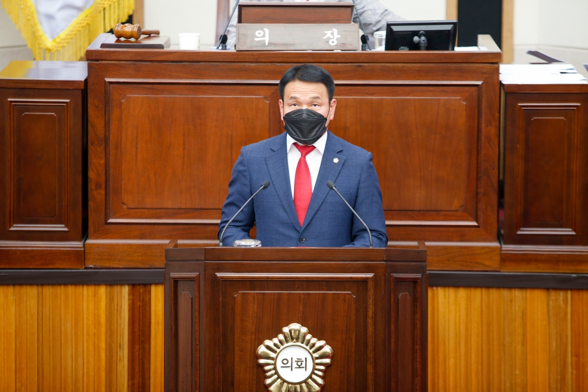 20220701-063[_P7U2151-제259회 임시회 제1차 본회의시 부의장에 당선된 장세구 의원 당선 인사.JPG