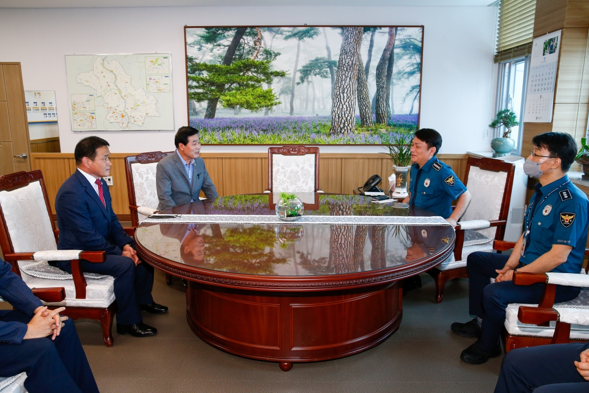 20220707-042[_P7U3519-제9대 구미시의회 전반기 의장단 취임에 따른 구미경찰서 방문.JPG