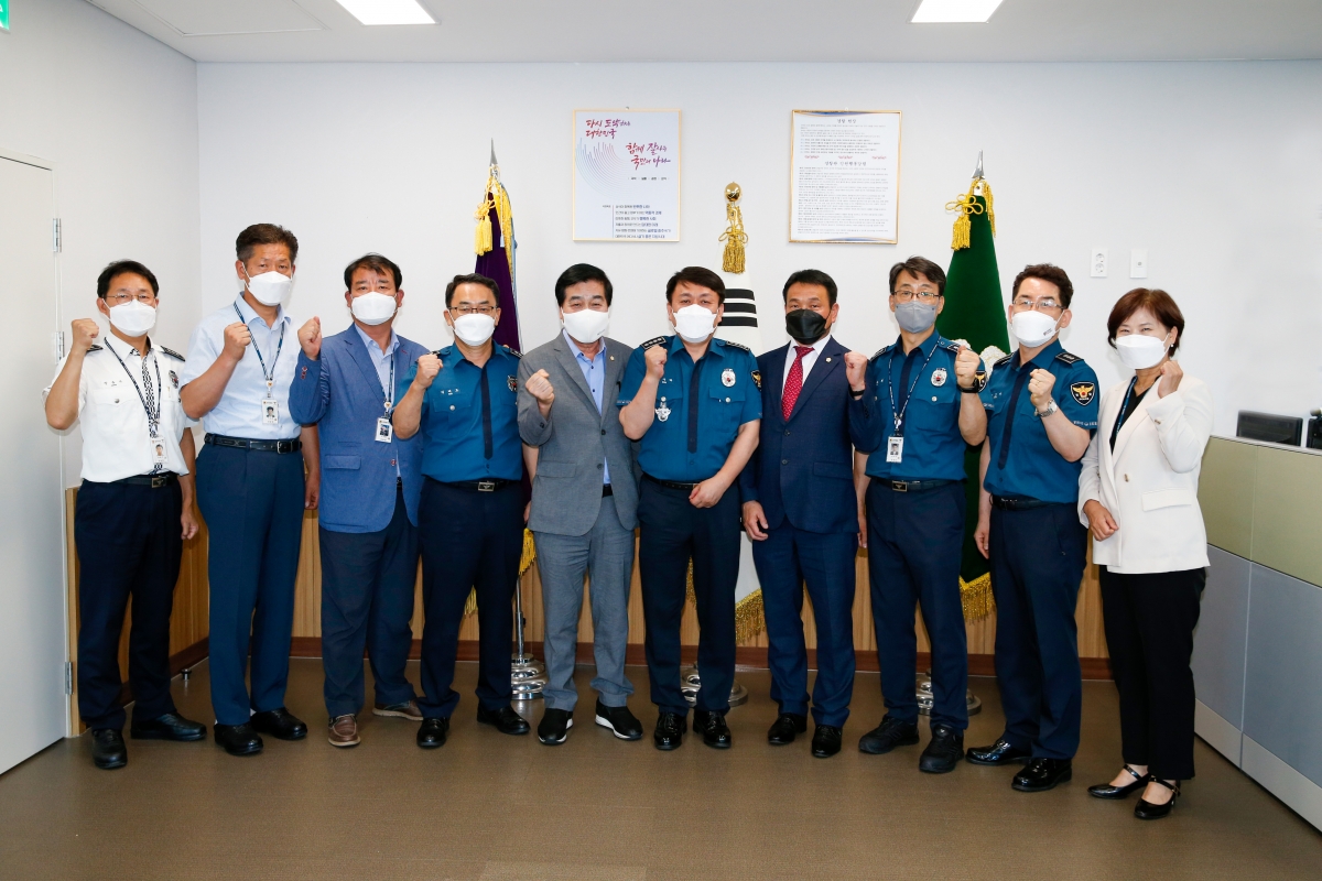 20220707-052[_P7U3543-제9대 구미시의회 전반기 의장단 취임에 따른 구미경찰서 방문.JPG