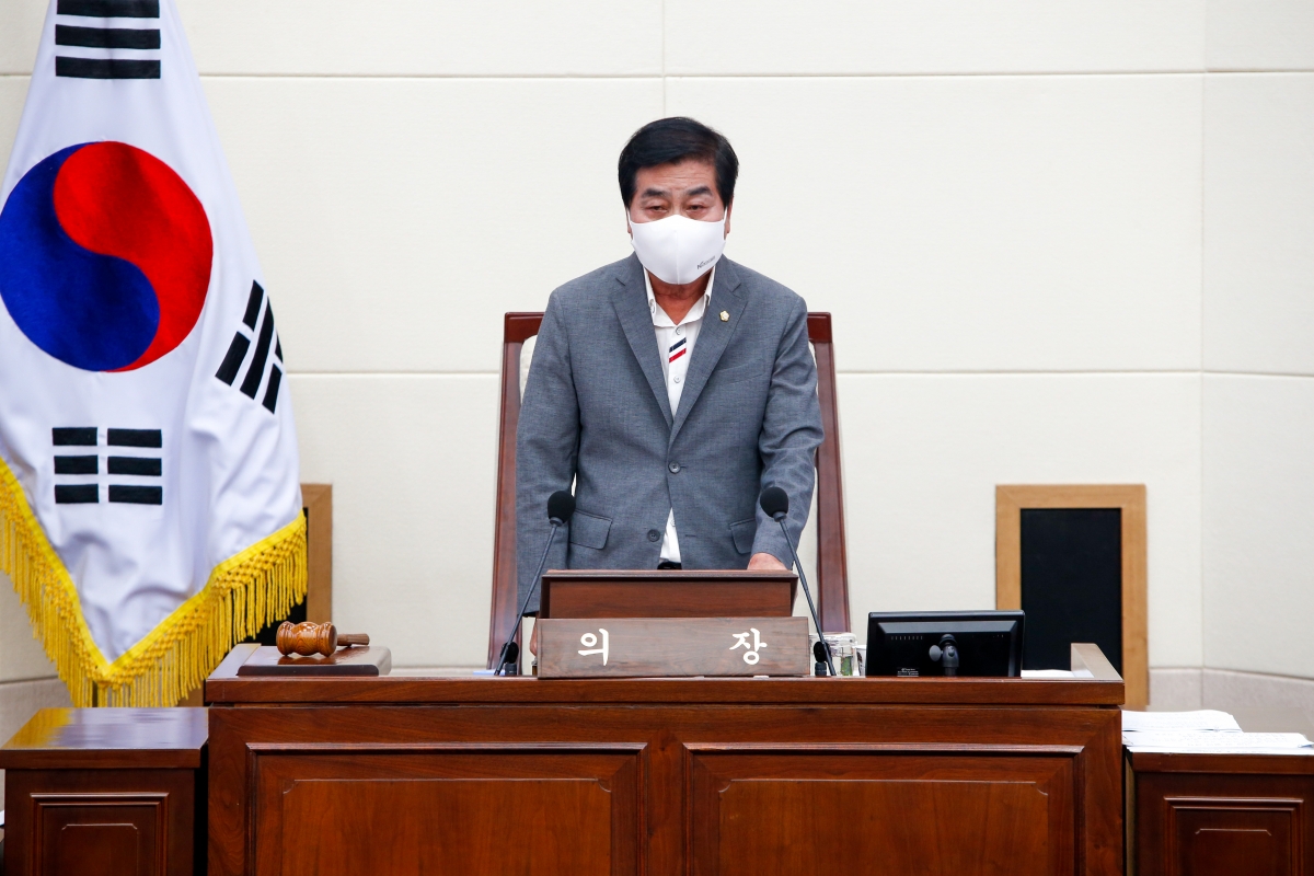 20220705-004[_P7U2649-제259회 임시회 제2차 본회의시 안주찬 의장 회의주재.JPG