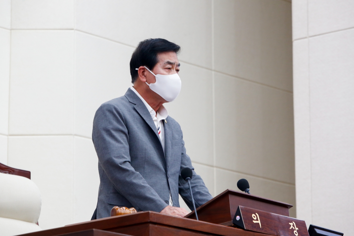 20220705-041[_P7U2790-제259회 임시회 제2차 본회의시 안주찬 의장 회의주재.JPG