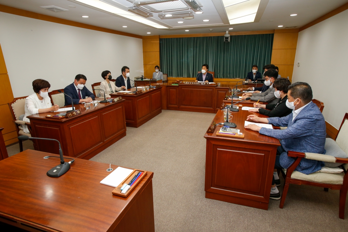 20220705-047[_P7U2817-제259회 임시회시 제1차 의회운영위원회 간사 선임의 건 활동.JPG