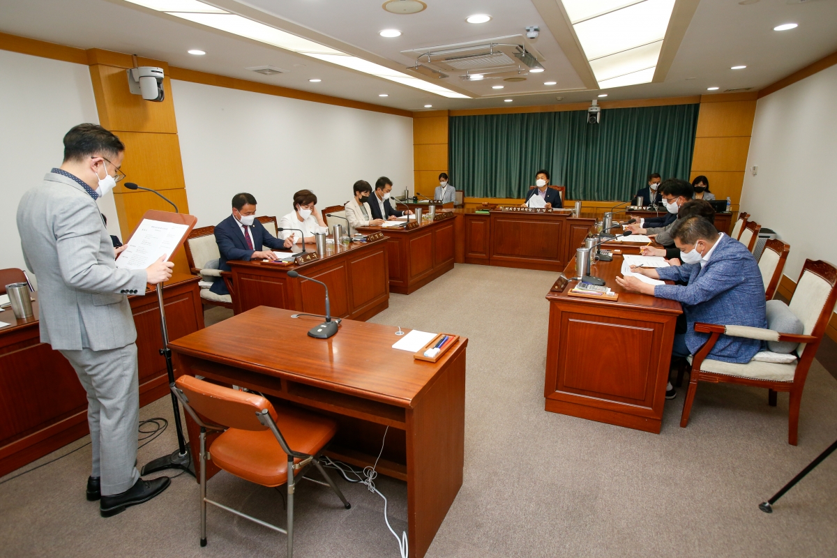 20220705-081[_P7U2921-제259회 임시회시 제1차 의회운영위원회 제260회 임시회 회기의 건 활동.JPG